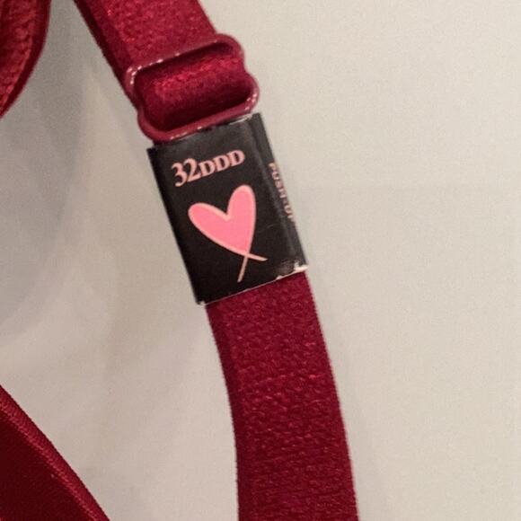 Victoria’s Secret Bra 32DDD That Hooks in the Front NWOT in Color Cranberry - Picture 4 of 8